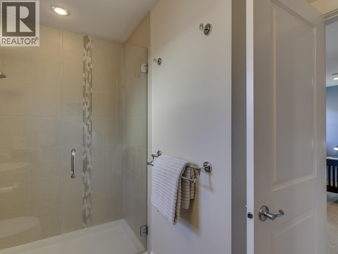 












39070 KINGFISHER ROAD

,
Squamish,




British Columbia
V8B0S9

