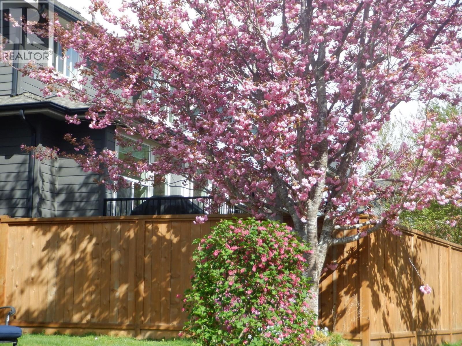 












39070 KINGFISHER ROAD

,
Squamish,




British Columbia
V8B0S9

