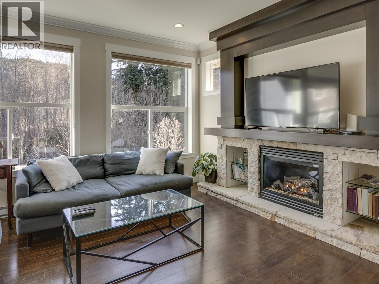 












39070 KINGFISHER ROAD

,
Squamish,




British Columbia
V8B0S9

