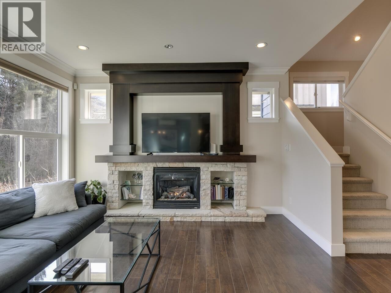 












39070 KINGFISHER ROAD

,
Squamish,




British Columbia
V8B0S9

