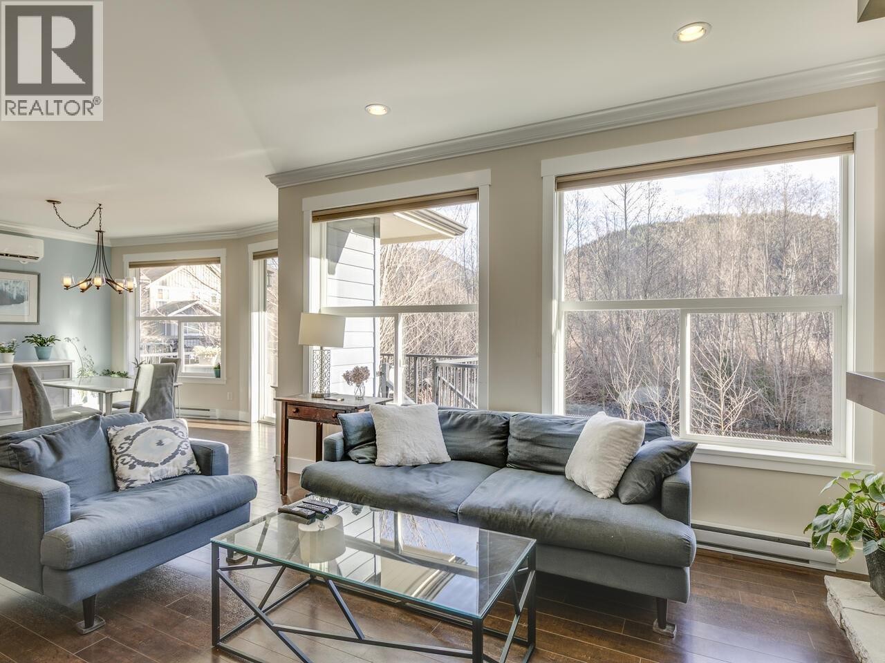 












39070 KINGFISHER ROAD

,
Squamish,




British Columbia
V8B0S9

