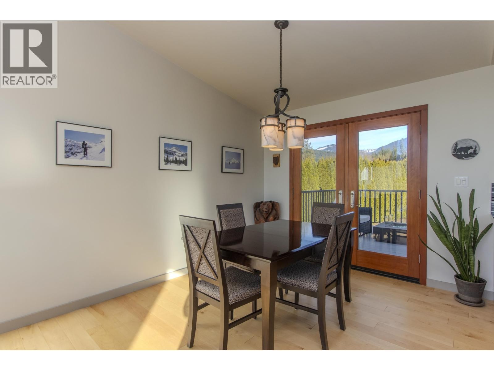 












40298 AYR DRIVE

,
Squamish,




British Columbia
V8B0B6

