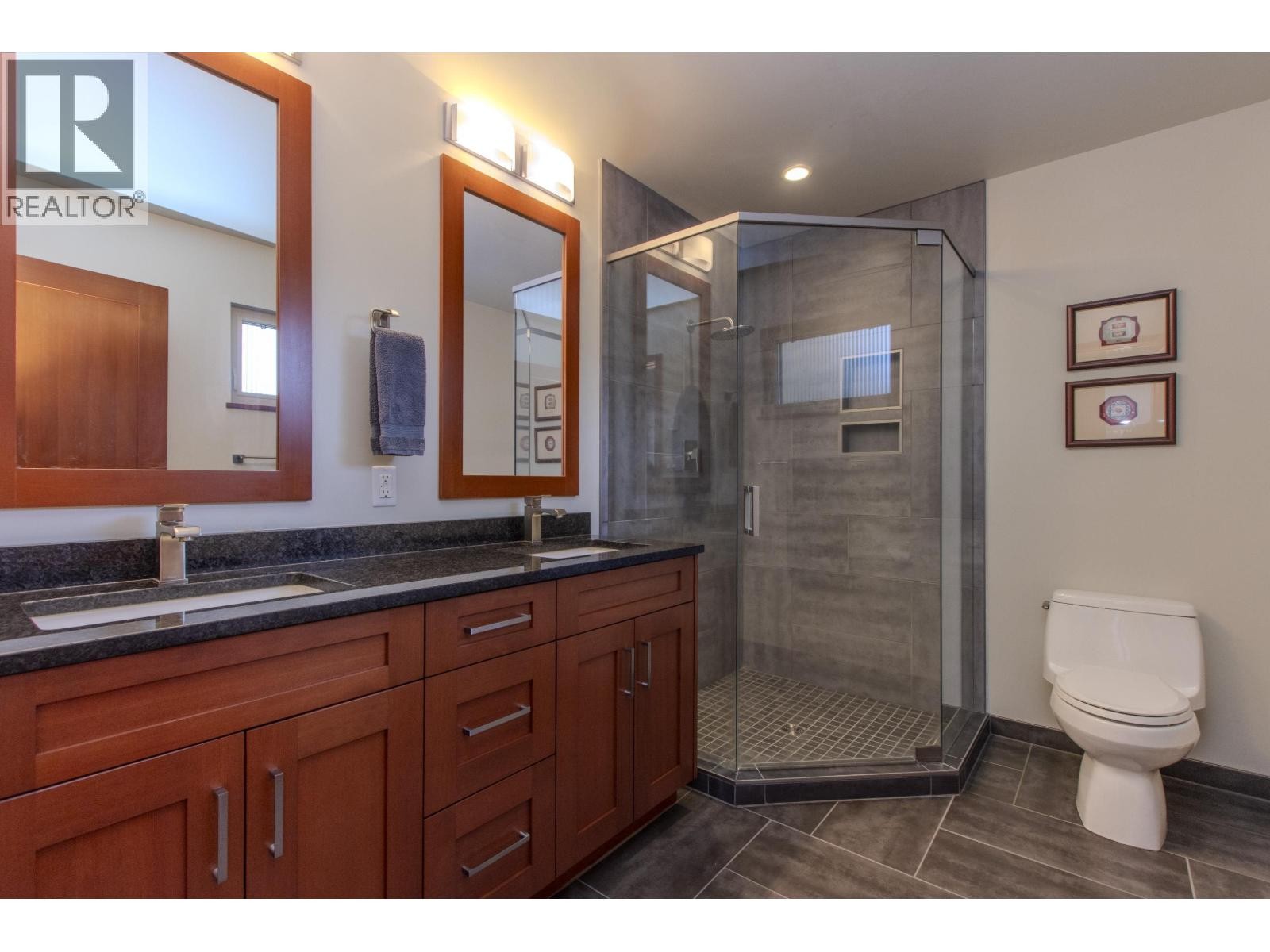 












40298 AYR DRIVE

,
Squamish,




British Columbia
V8B0B6

