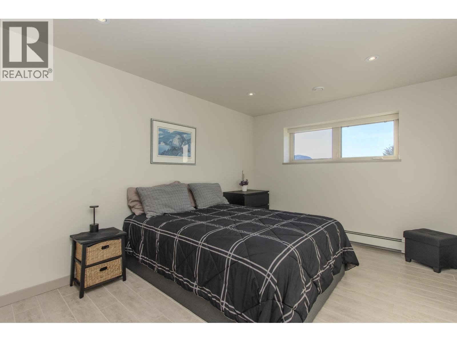 












40298 AYR DRIVE

,
Squamish,




British Columbia
V8B0B6

