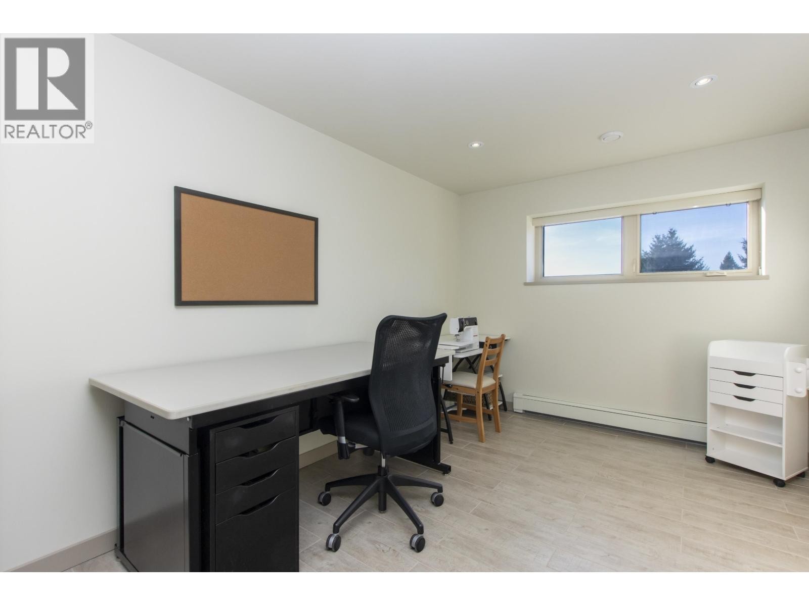 












40298 AYR DRIVE

,
Squamish,




British Columbia
V8B0B6

