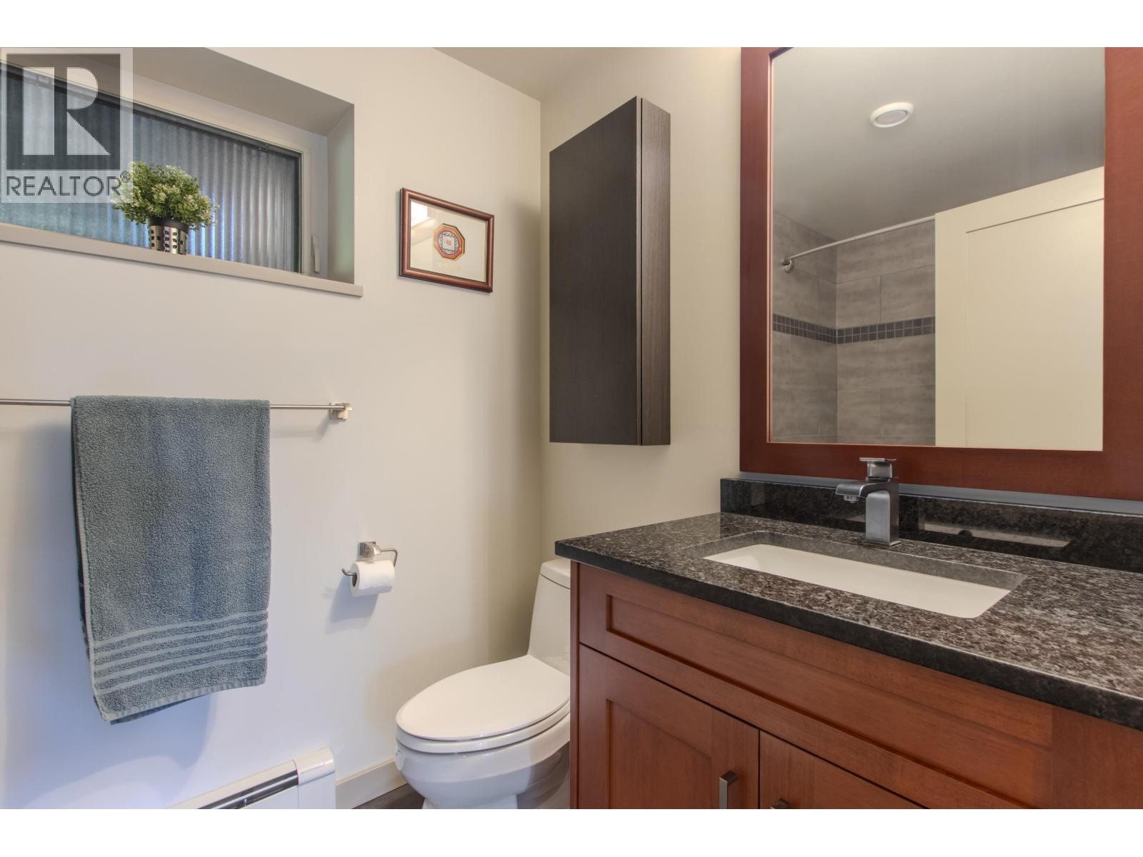 












40298 AYR DRIVE

,
Squamish,




British Columbia
V8B0B6

