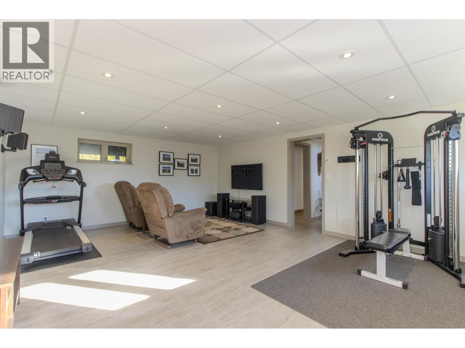 












40298 AYR DRIVE

,
Squamish,




British Columbia
V8B0B6

