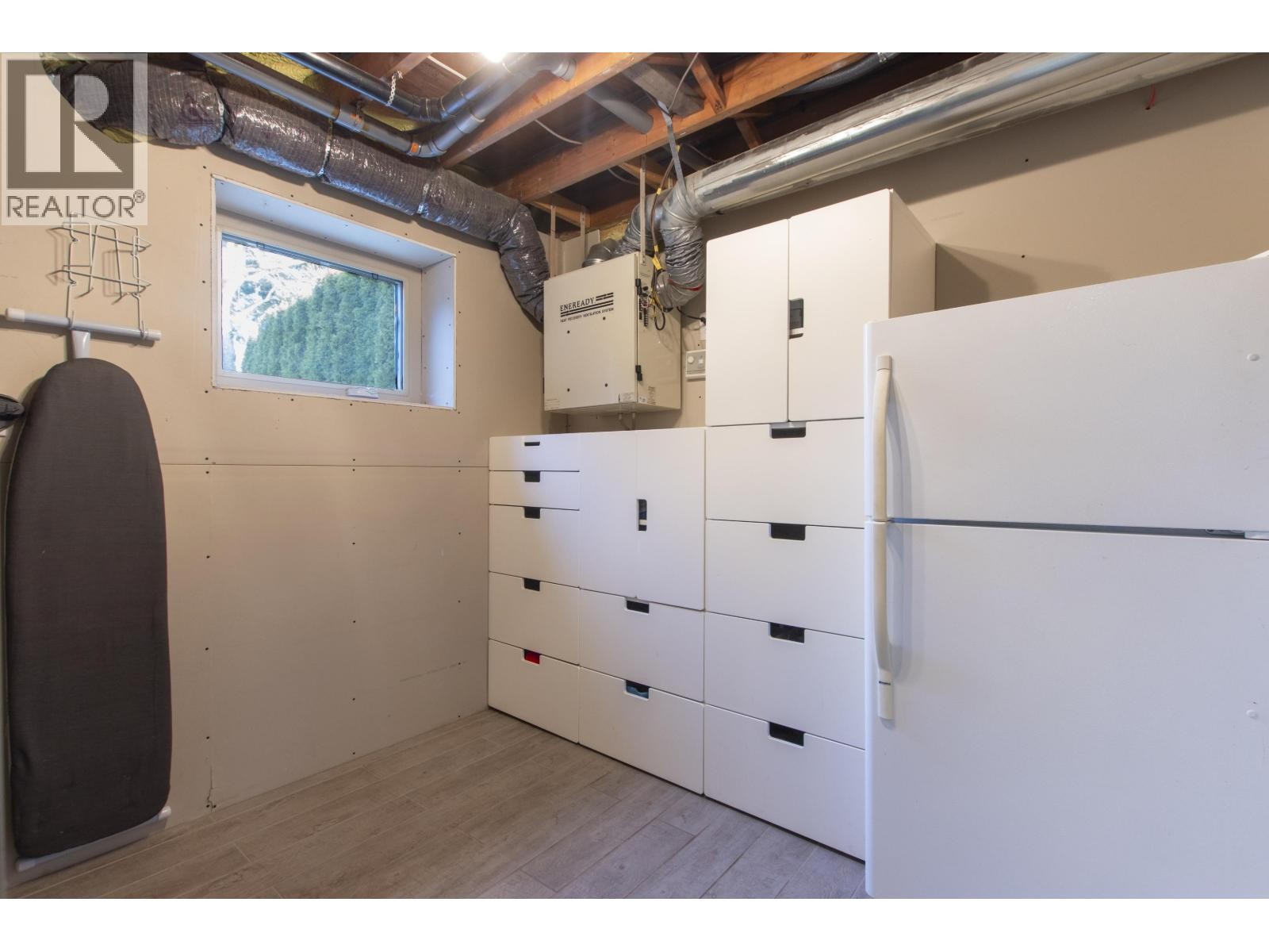 












40298 AYR DRIVE

,
Squamish,




British Columbia
V8B0B6

