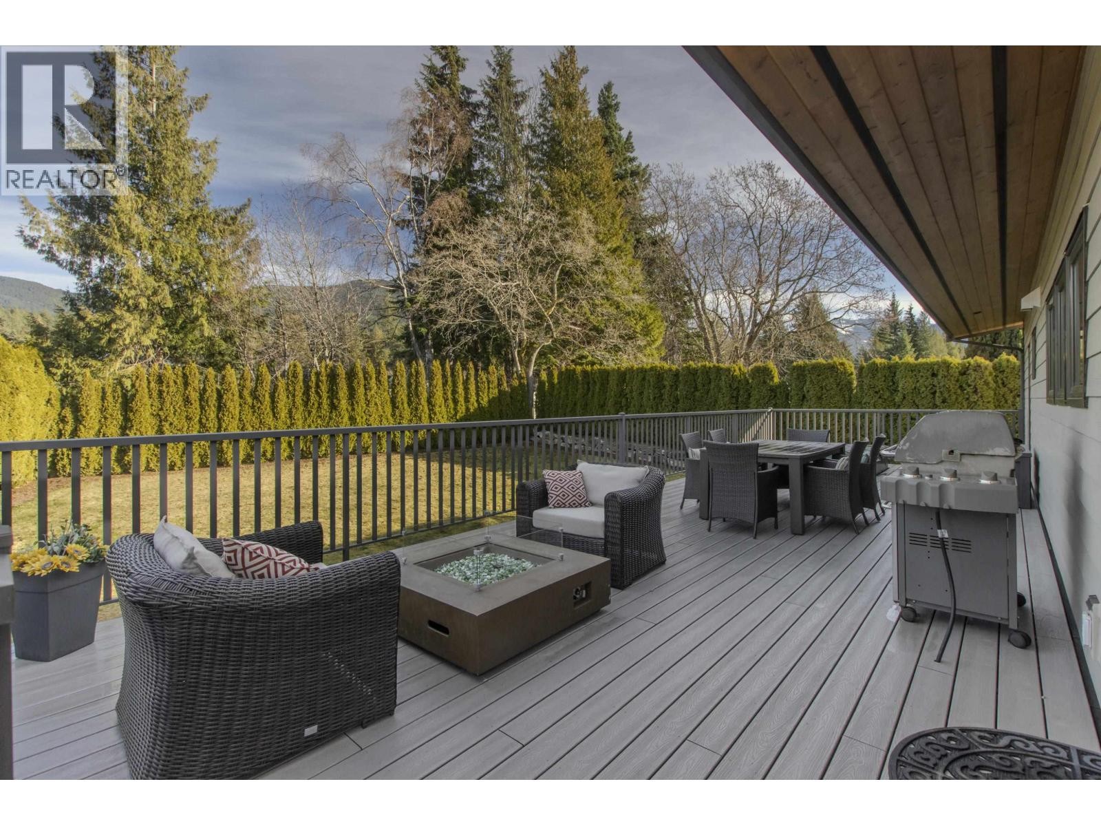 












40298 AYR DRIVE

,
Squamish,




British Columbia
V8B0B6

