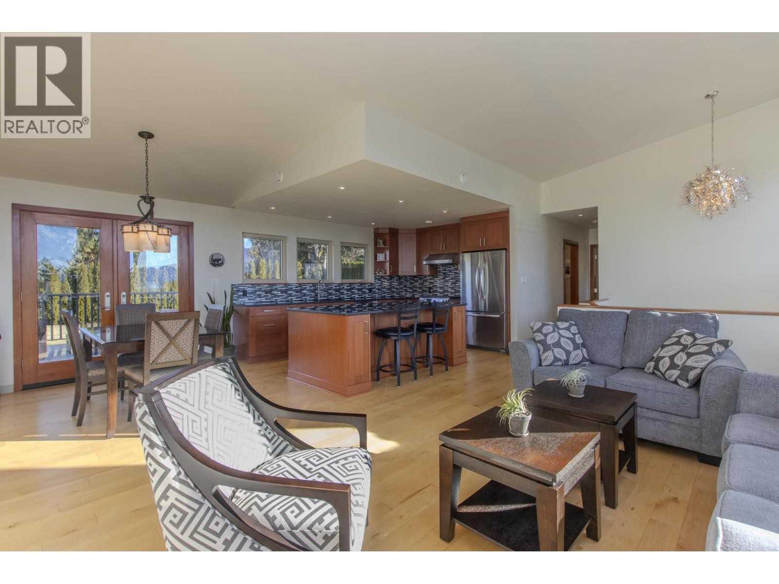 












40298 AYR DRIVE

,
Squamish,




British Columbia
V8B0B6

