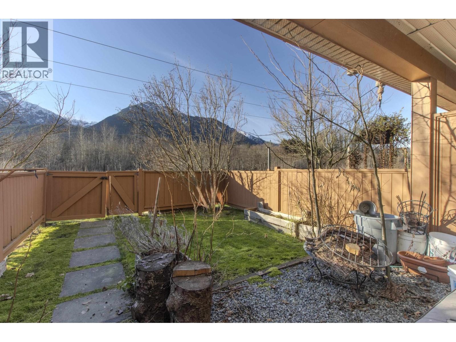












21 40653 TANTALUS ROAD

,
Squamish,




British Columbia
V8B0P3

