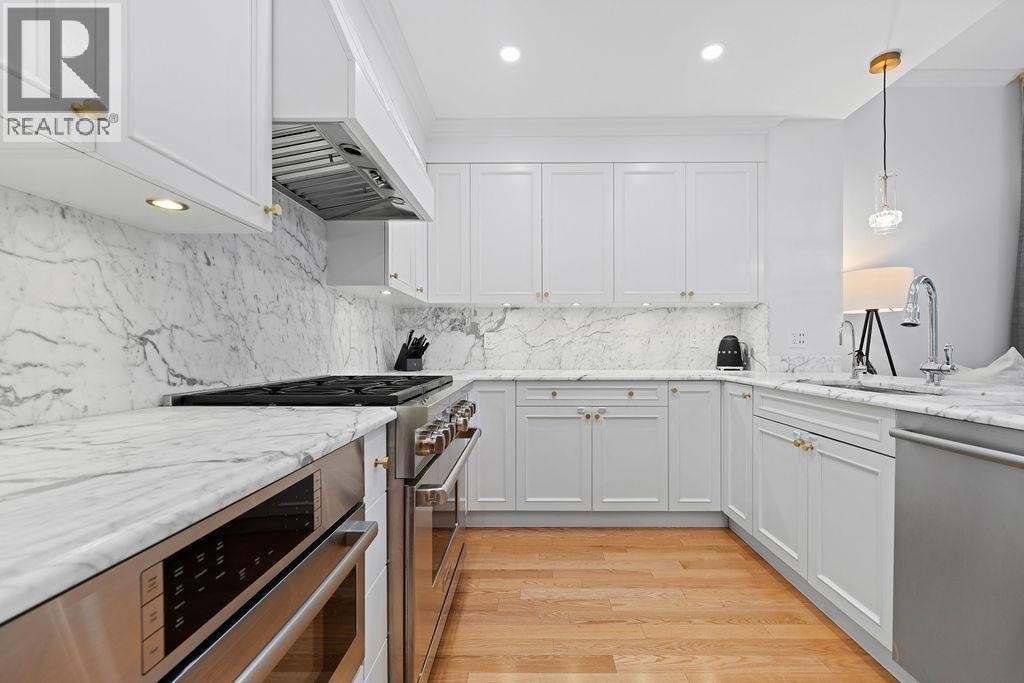 












471 BEACH CRESCENT

,
Vancouver,




British Columbia
V6Z3B9

