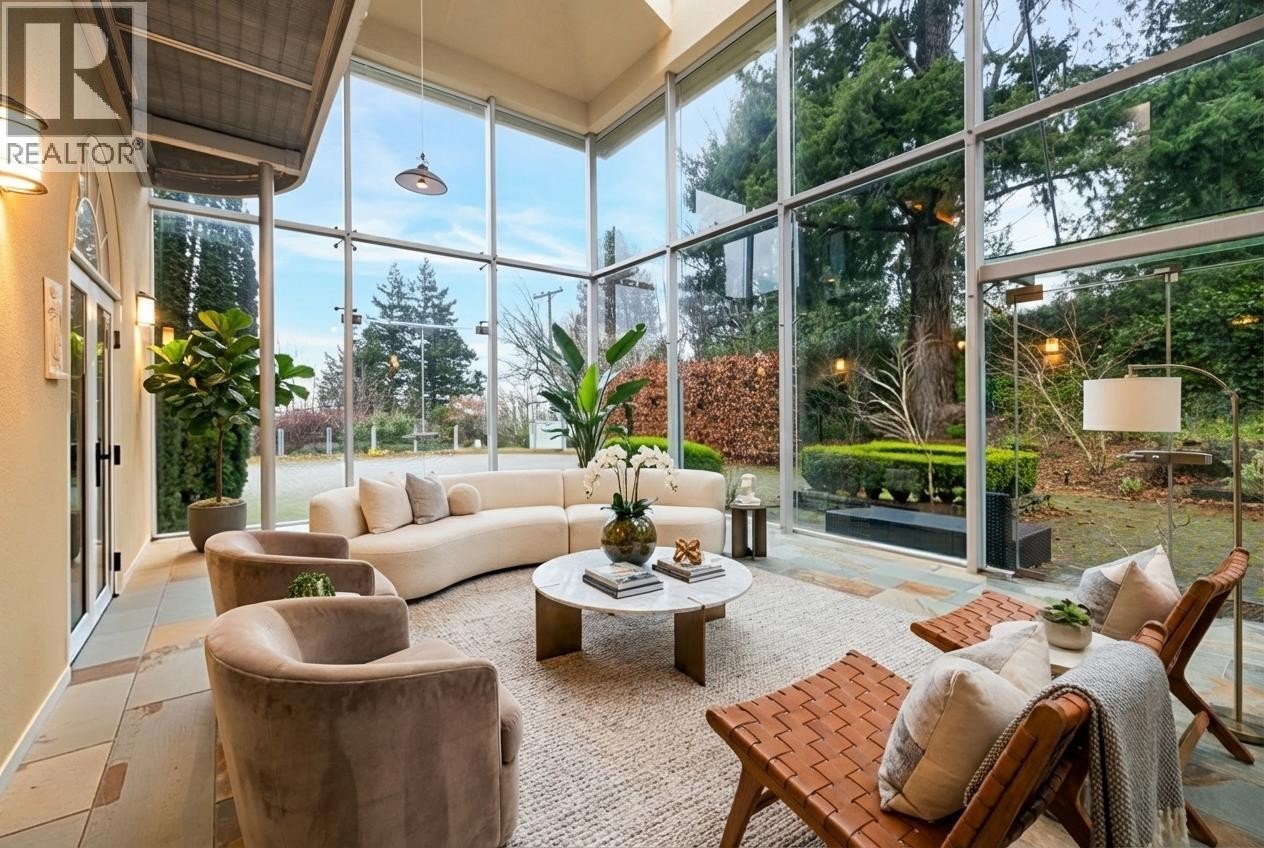 












6220 SUMMIT AVENUE

,
West Vancouver,




British Columbia
V7W1Y2

