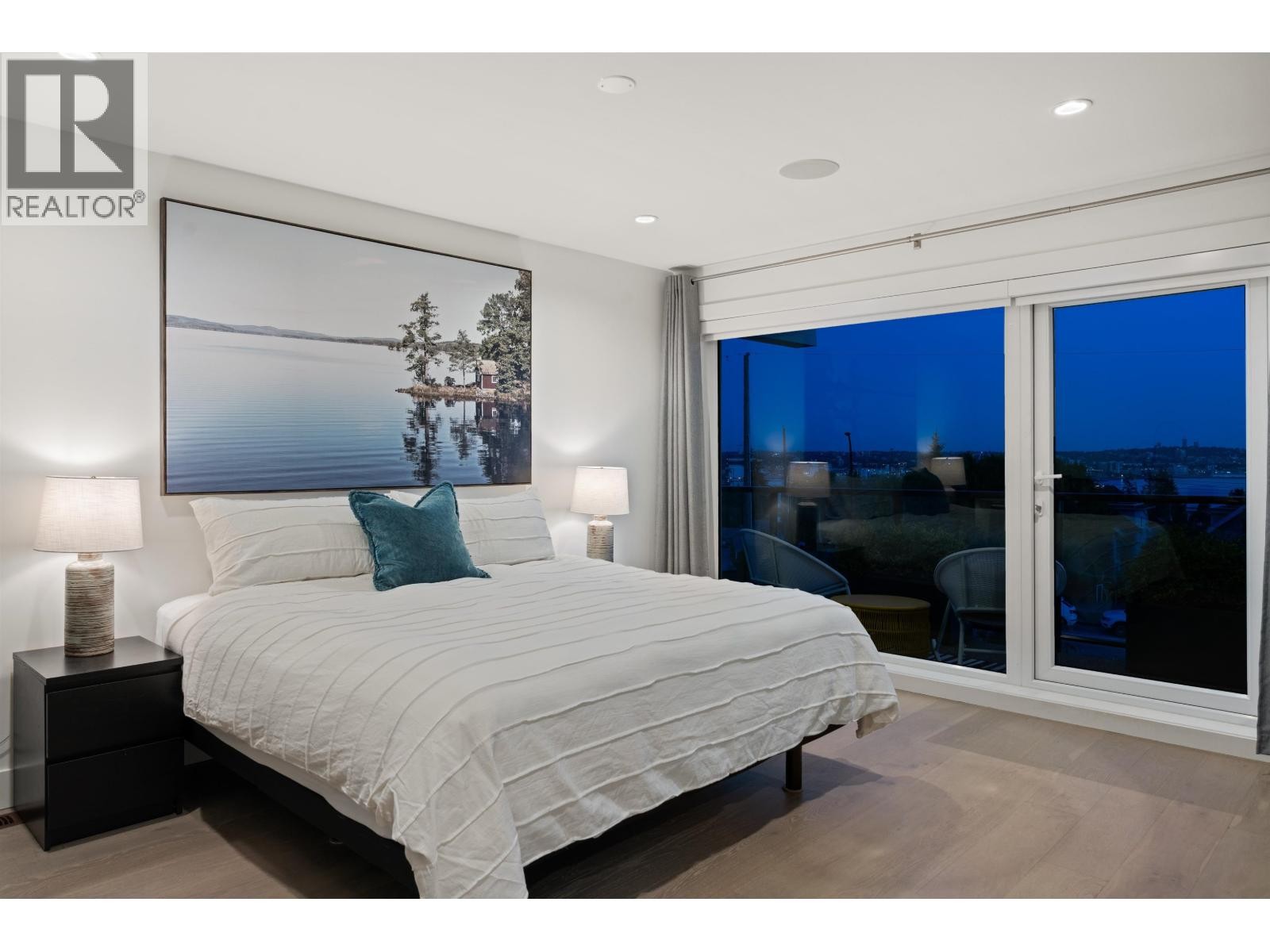 












336 E KEITH ROAD

,
North Vancouver,




British Columbia
V7L1V7

