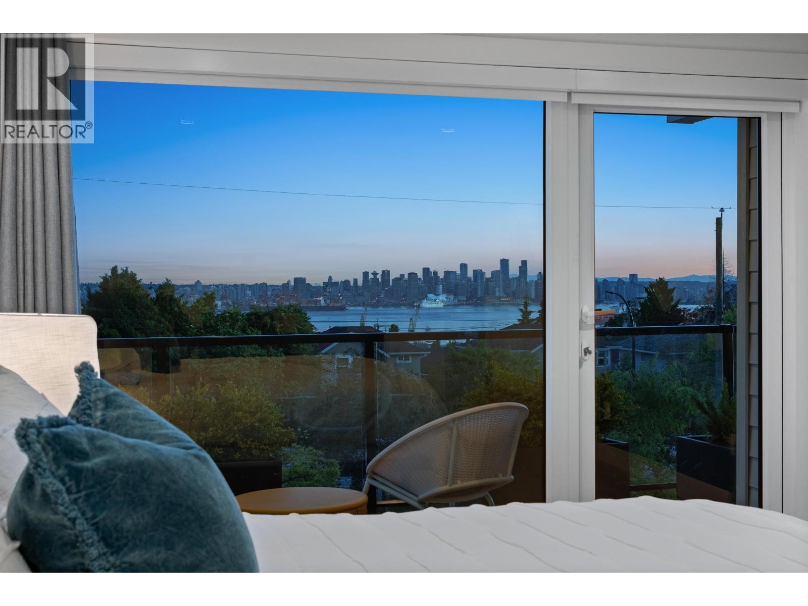 












336 E KEITH ROAD

,
North Vancouver,




British Columbia
V7L1V7

