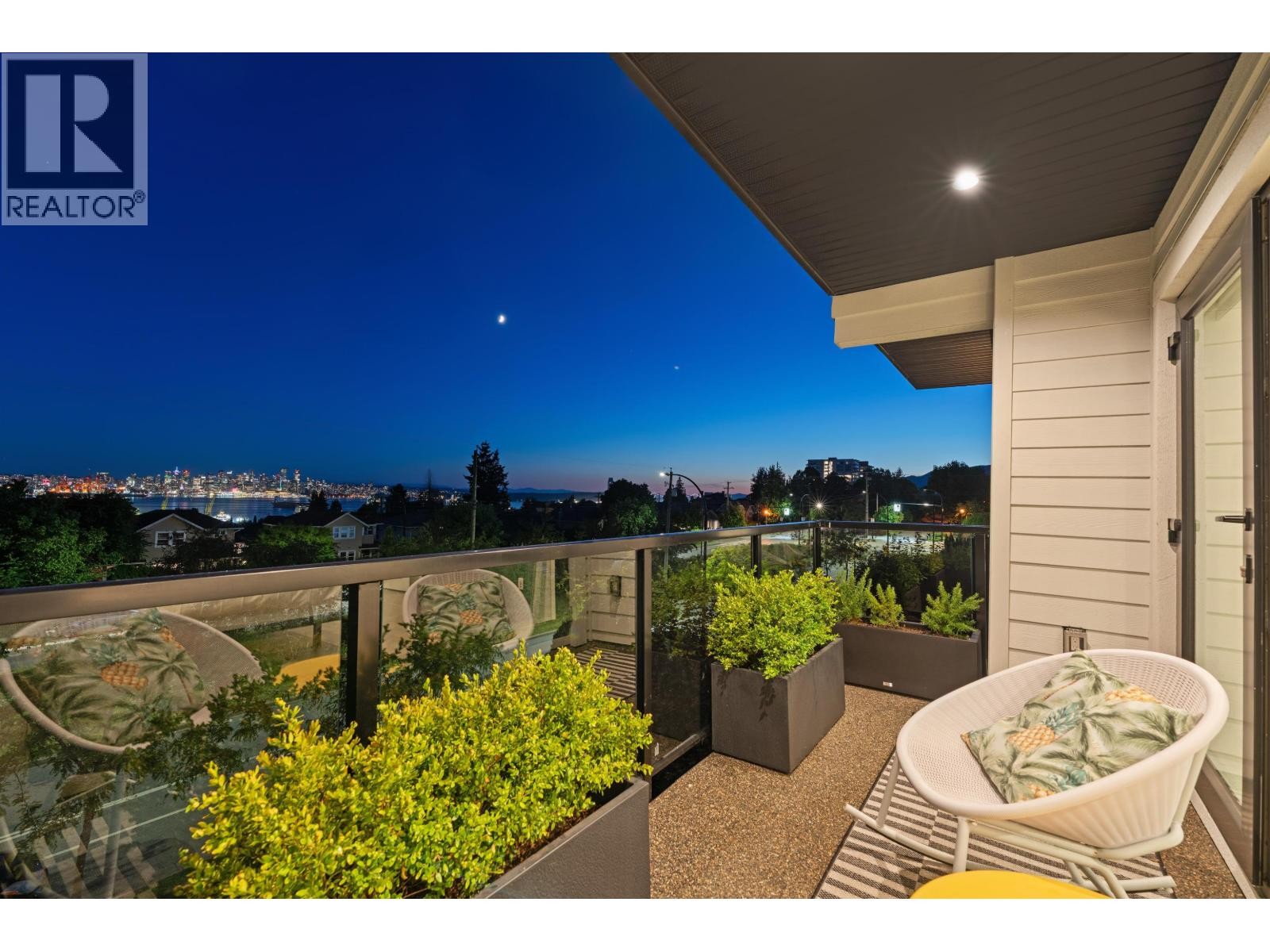 












336 E KEITH ROAD

,
North Vancouver,




British Columbia
V7L1V7

