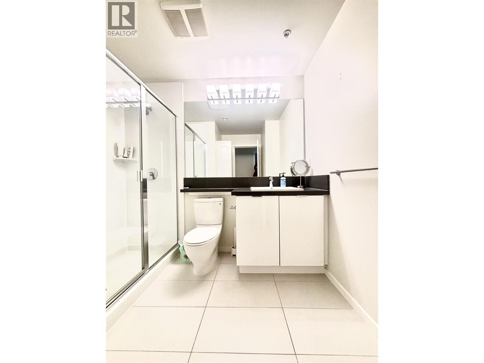 












309 3107 WINDSOR GATE

,
Coquitlam,




British Columbia
V3B0L1

