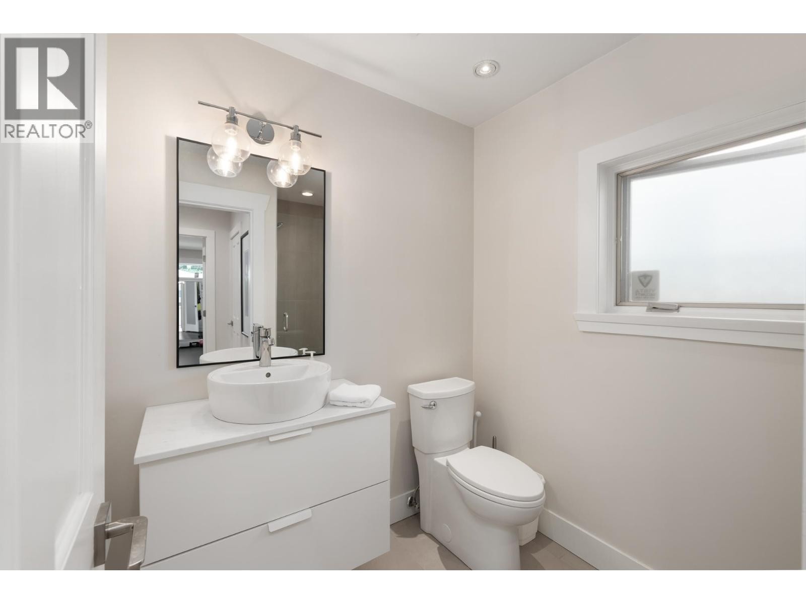 












2678 AILSA CRESCENT

,
North Vancouver,




British Columbia
V7K2B2

