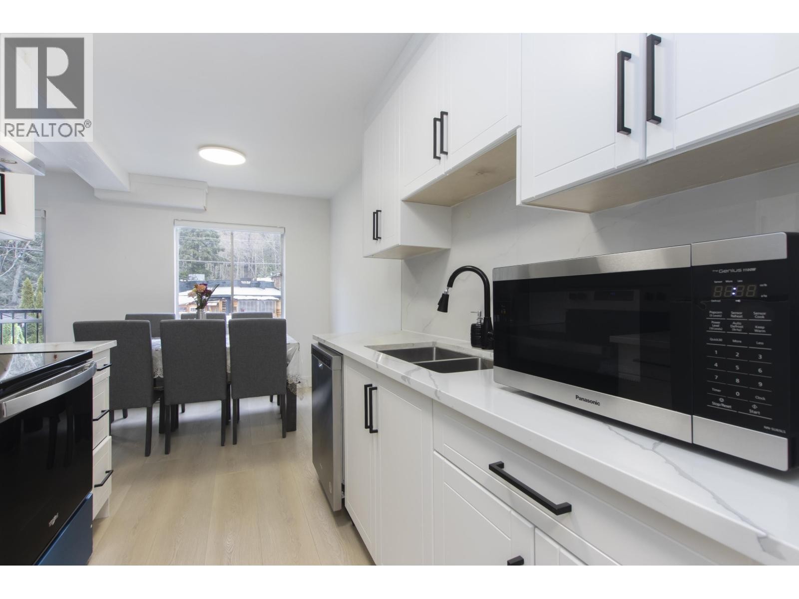 












54 38185 WESTWAY AVENUE

,
Squamish,




British Columbia
V8B0Y4

