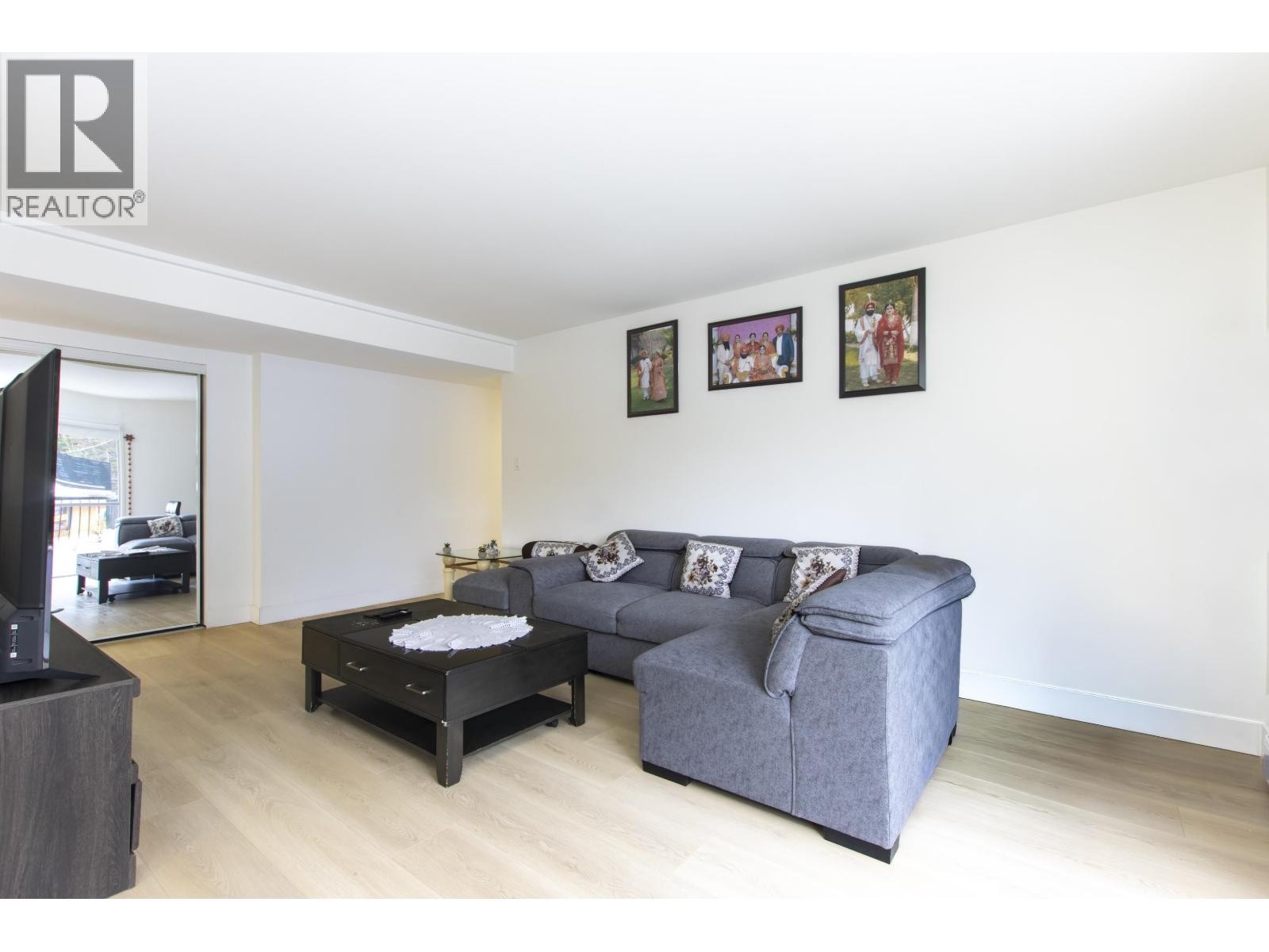 












54 38185 WESTWAY AVENUE

,
Squamish,




British Columbia
V8B0Y4

