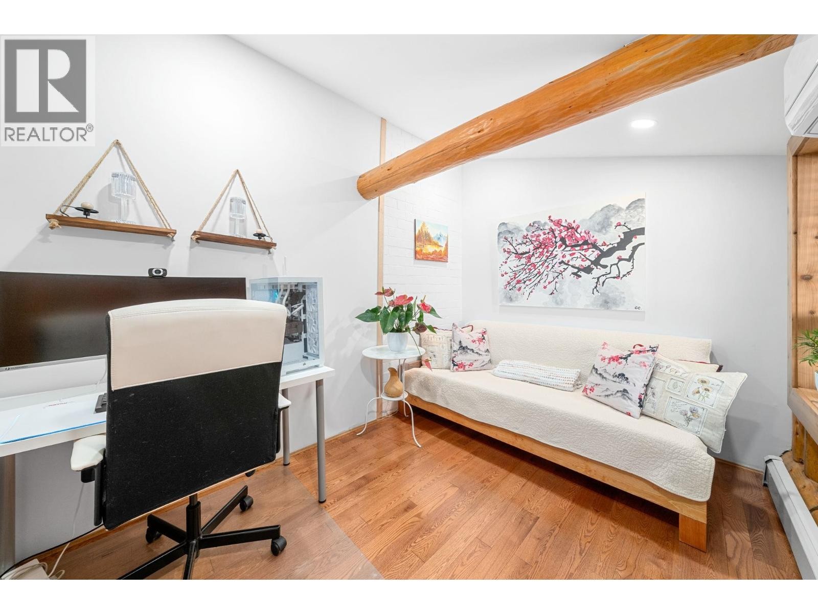 












2540 BOSWELL AVENUE

,
North Vancouver,




British Columbia
V7H1L7

