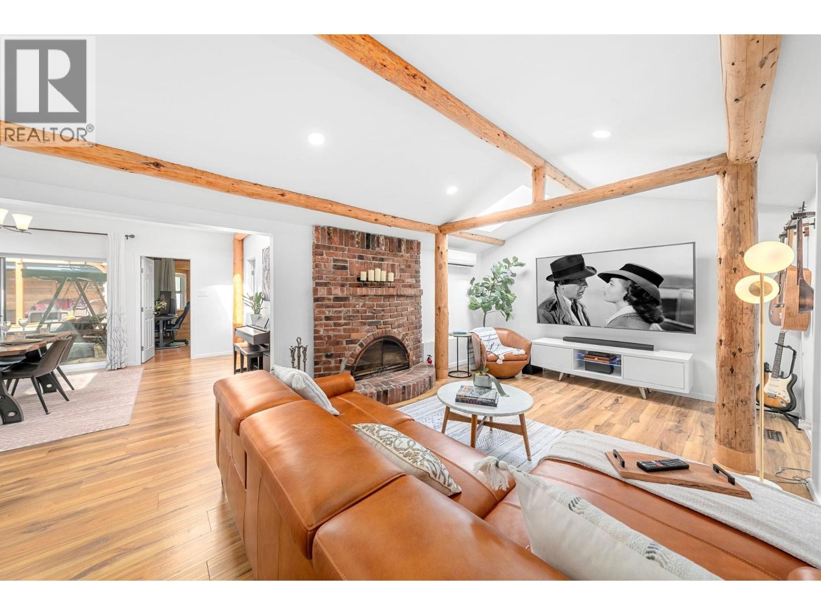 












2540 BOSWELL AVENUE

,
North Vancouver,




British Columbia
V7H1L7

