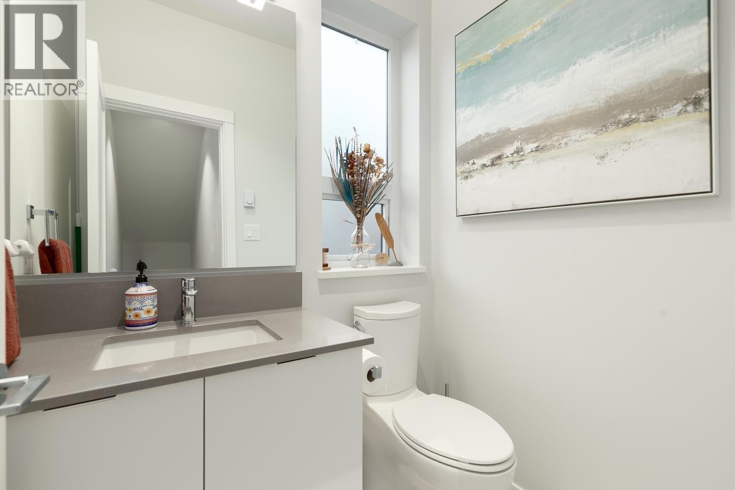 












41224 HIGHLINE PLACE

,
Squamish,




British Columbia
V8B1C2

