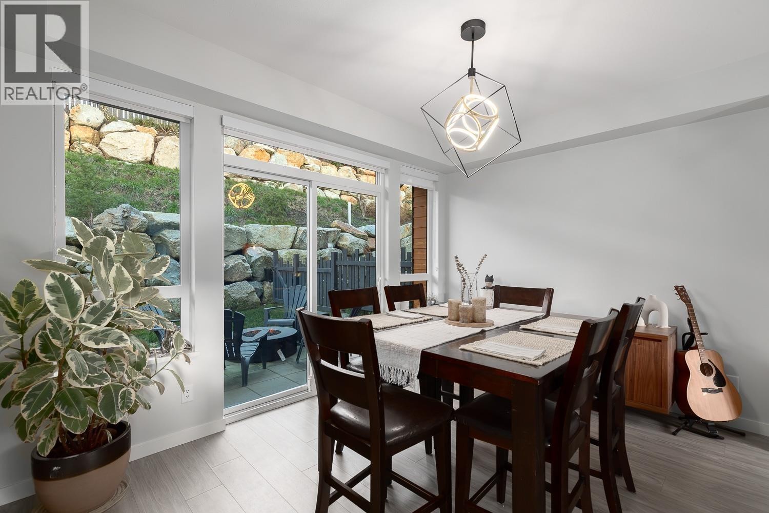 












41224 HIGHLINE PLACE

,
Squamish,




British Columbia
V8B1C2

