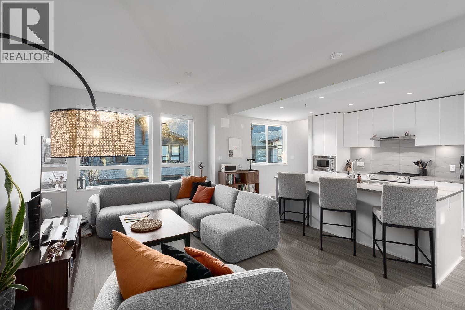 












41224 HIGHLINE PLACE

,
Squamish,




British Columbia
V8B1C2

