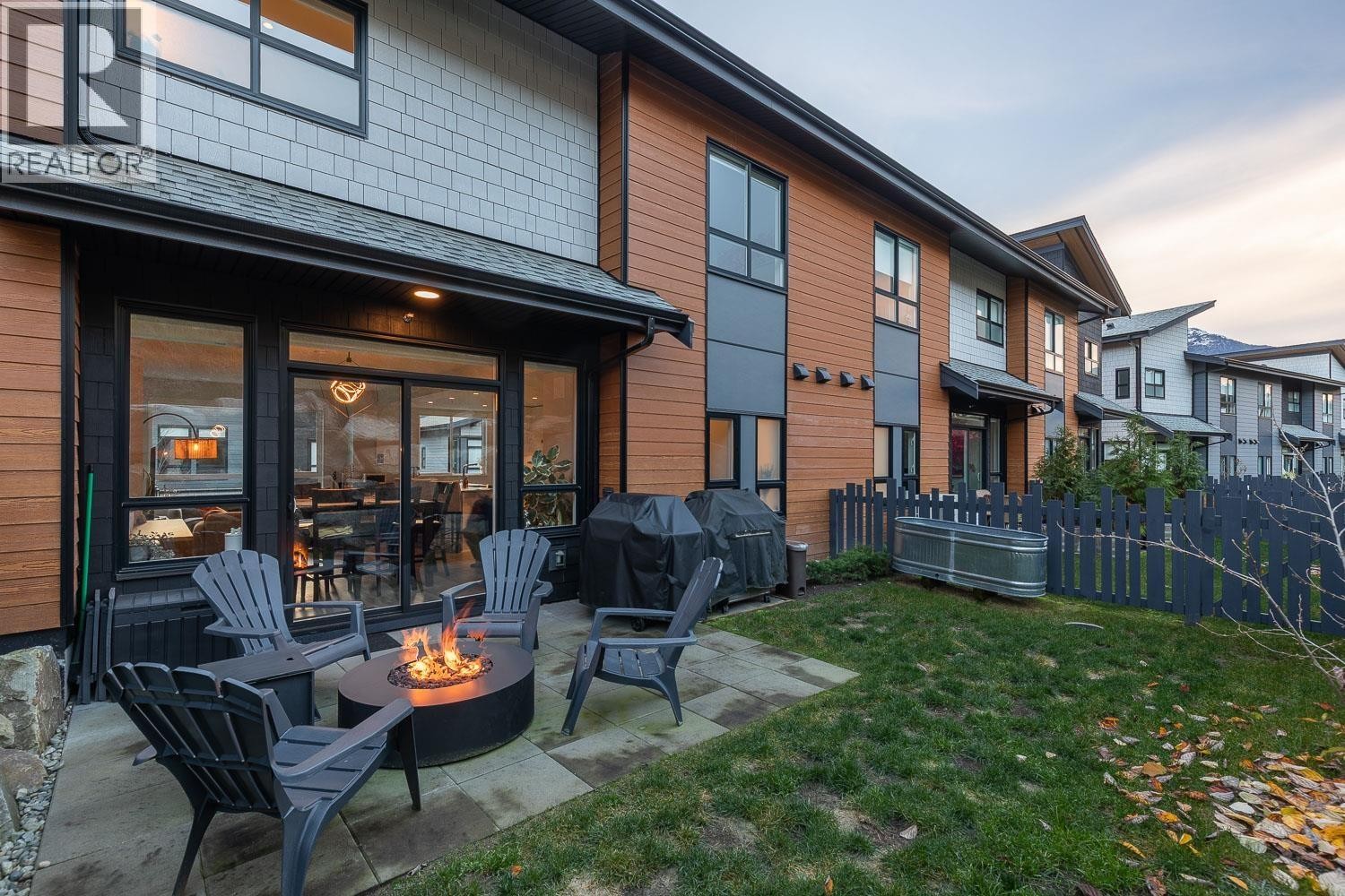 












41224 HIGHLINE PLACE

,
Squamish,




British Columbia
V8B1C2

