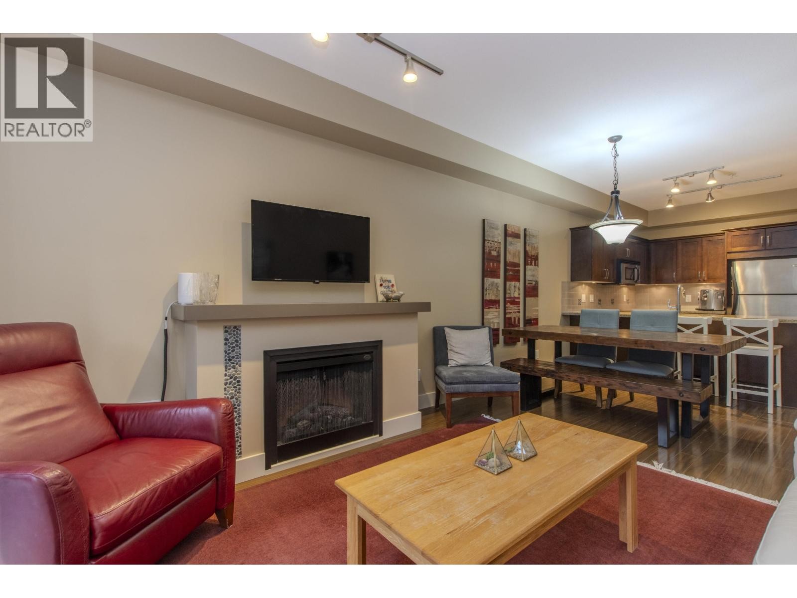 












320 1336 MAIN STREET

,
Squamish,




British Columbia
V8B0R2

