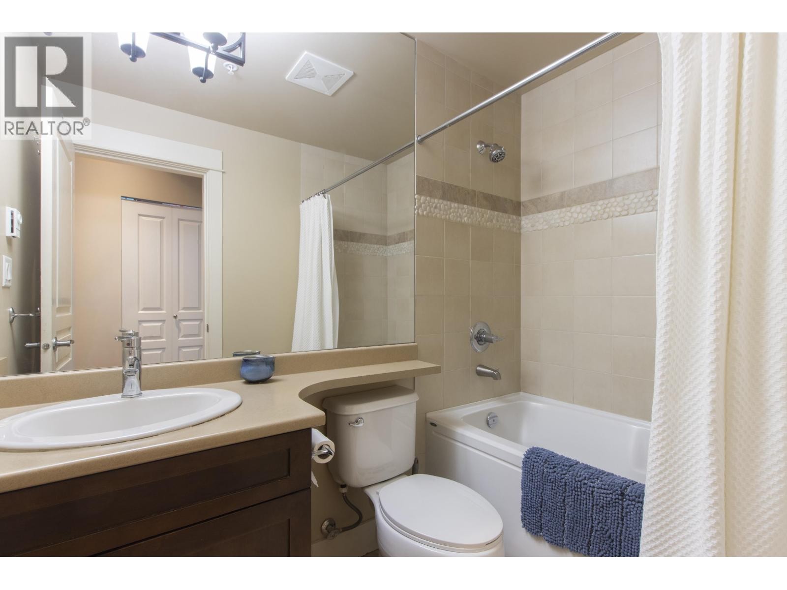 












320 1336 MAIN STREET

,
Squamish,




British Columbia
V8B0R2

