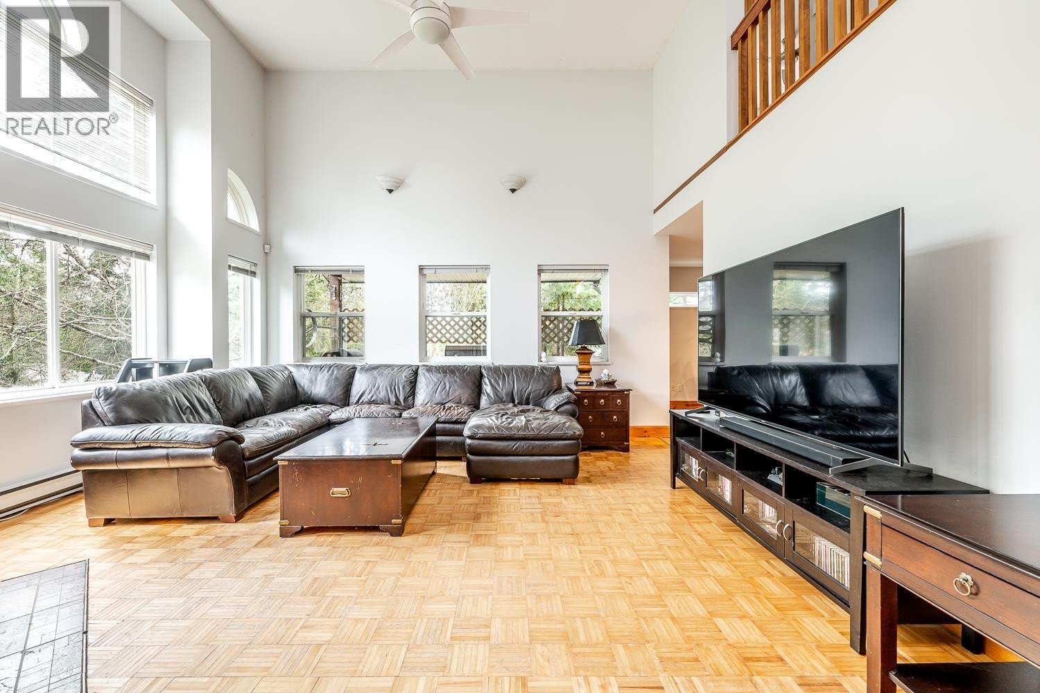 












40449 THUNDERBIRD RIDGE

,
Squamish,




British Columbia
V0N1T0

