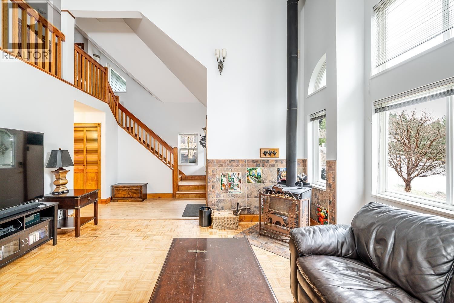 












40449 THUNDERBIRD RIDGE

,
Squamish,




British Columbia
V0N1T0

