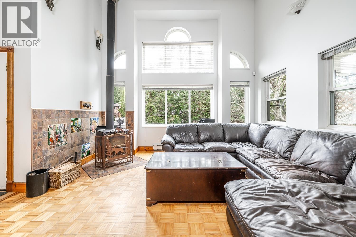 












40449 THUNDERBIRD RIDGE

,
Squamish,




British Columbia
V0N1T0

