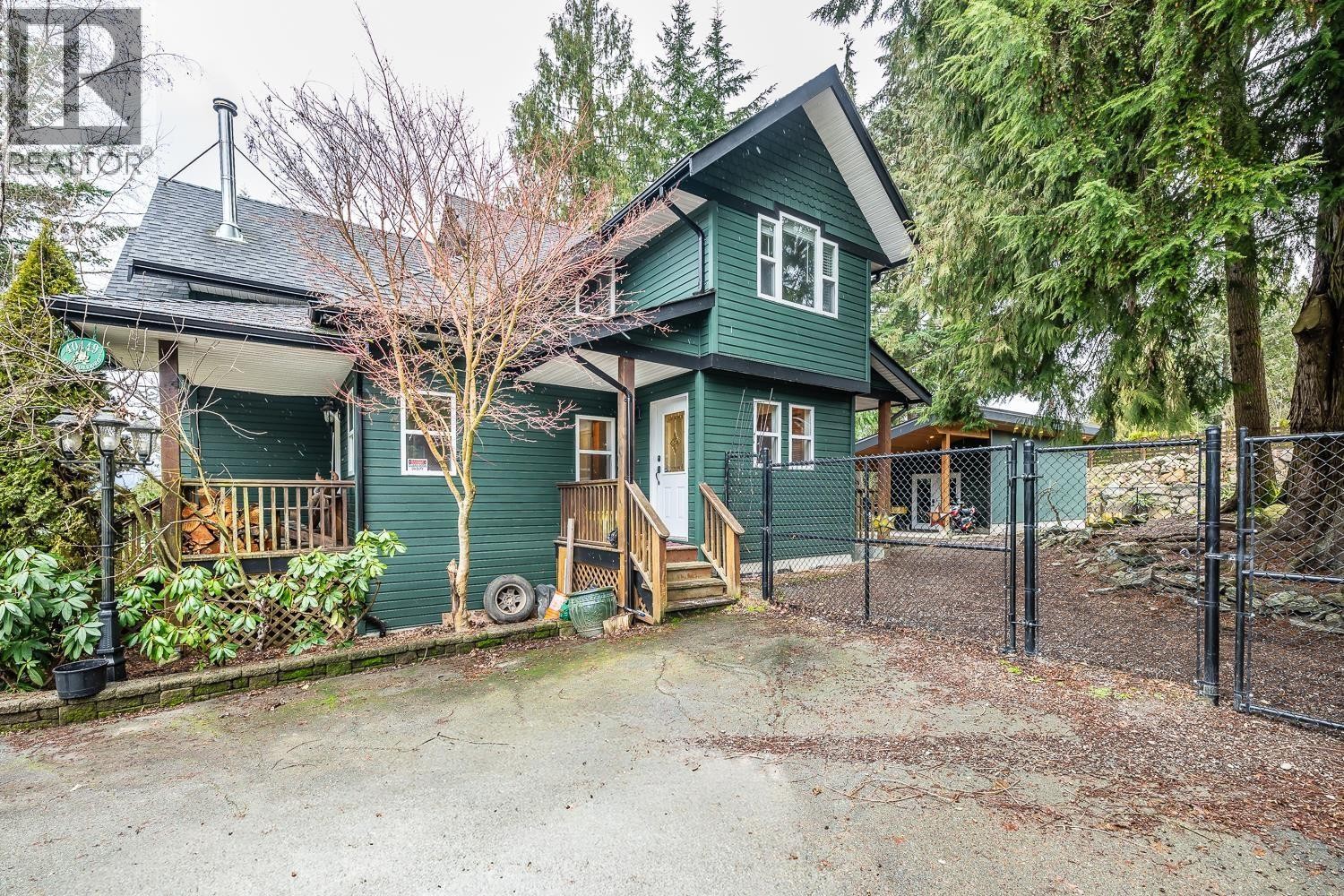 












40449 THUNDERBIRD RIDGE

,
Squamish,




British Columbia
V0N1T0

