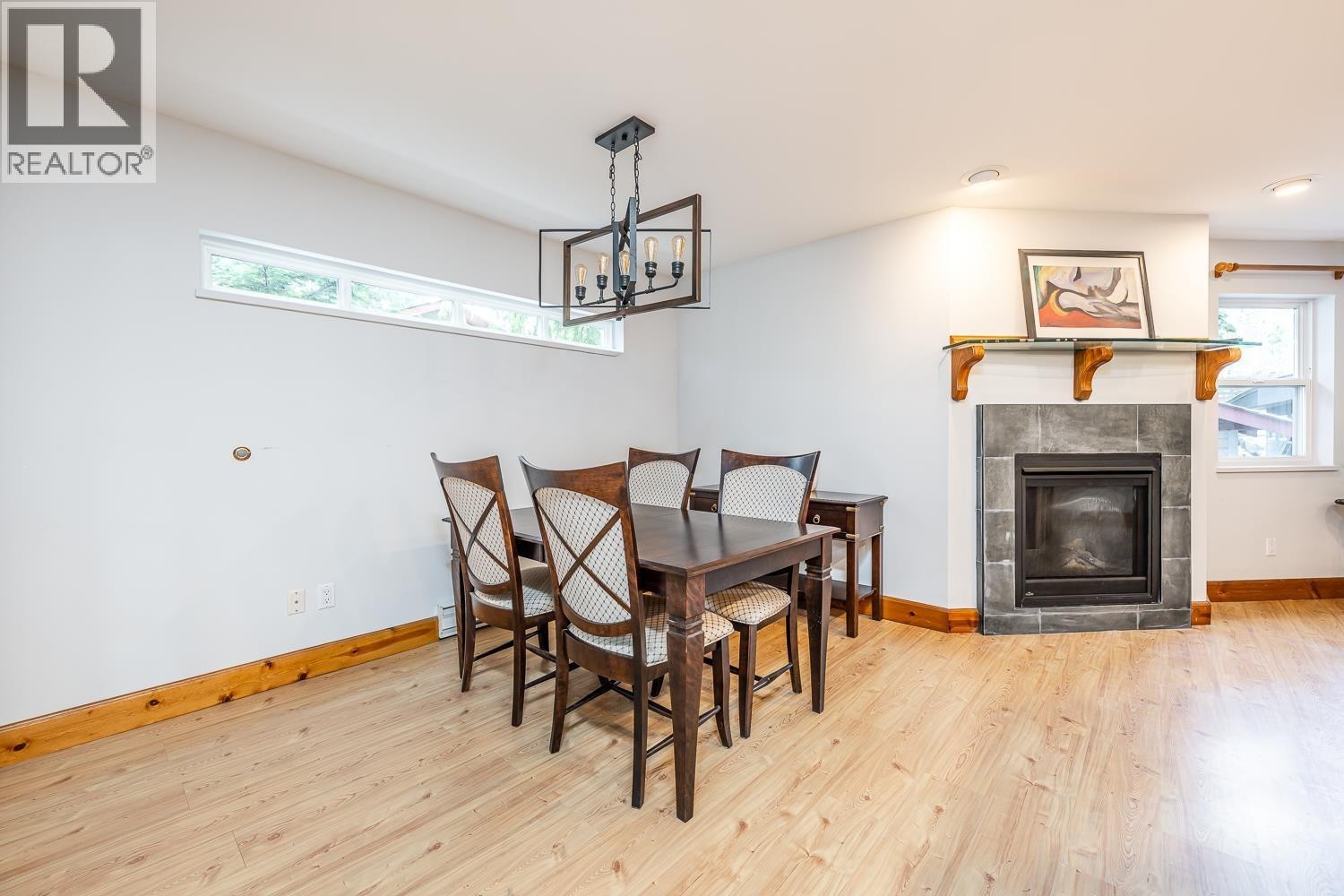 












40449 THUNDERBIRD RIDGE

,
Squamish,




British Columbia
V0N1T0

