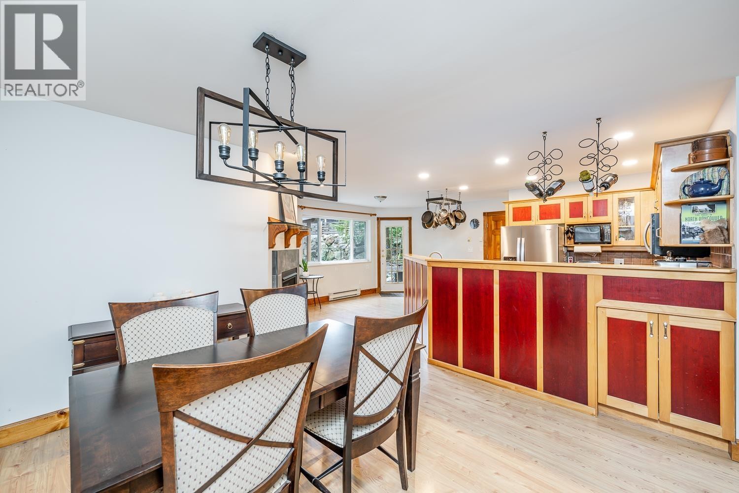 












40449 THUNDERBIRD RIDGE

,
Squamish,




British Columbia
V0N1T0

