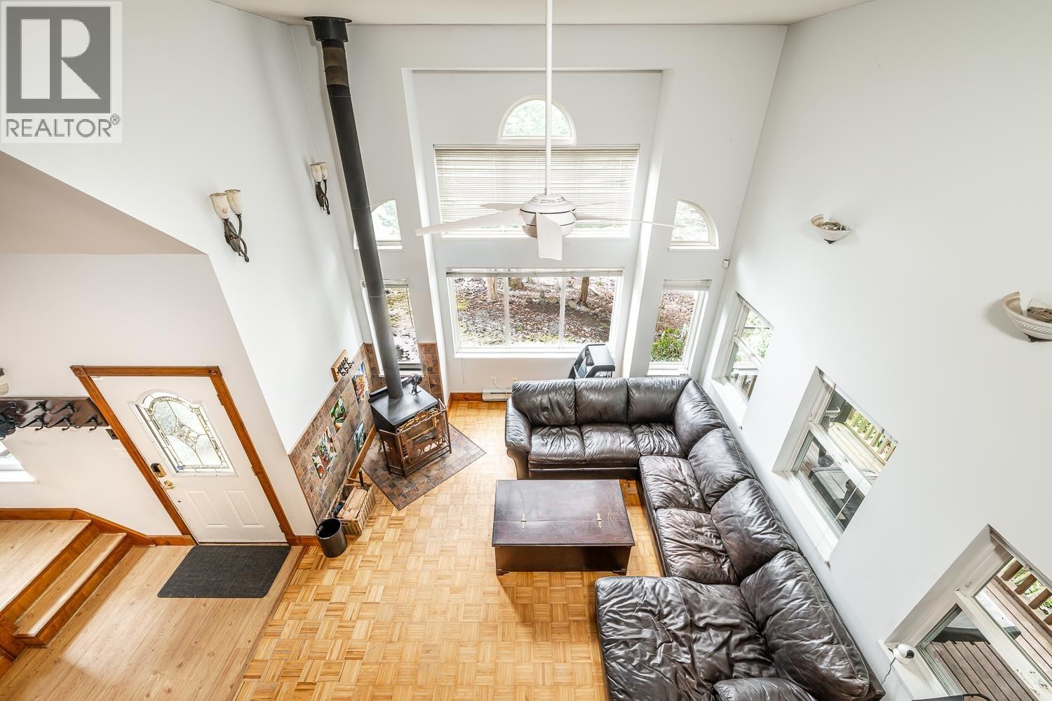 












40449 THUNDERBIRD RIDGE

,
Squamish,




British Columbia
V0N1T0

