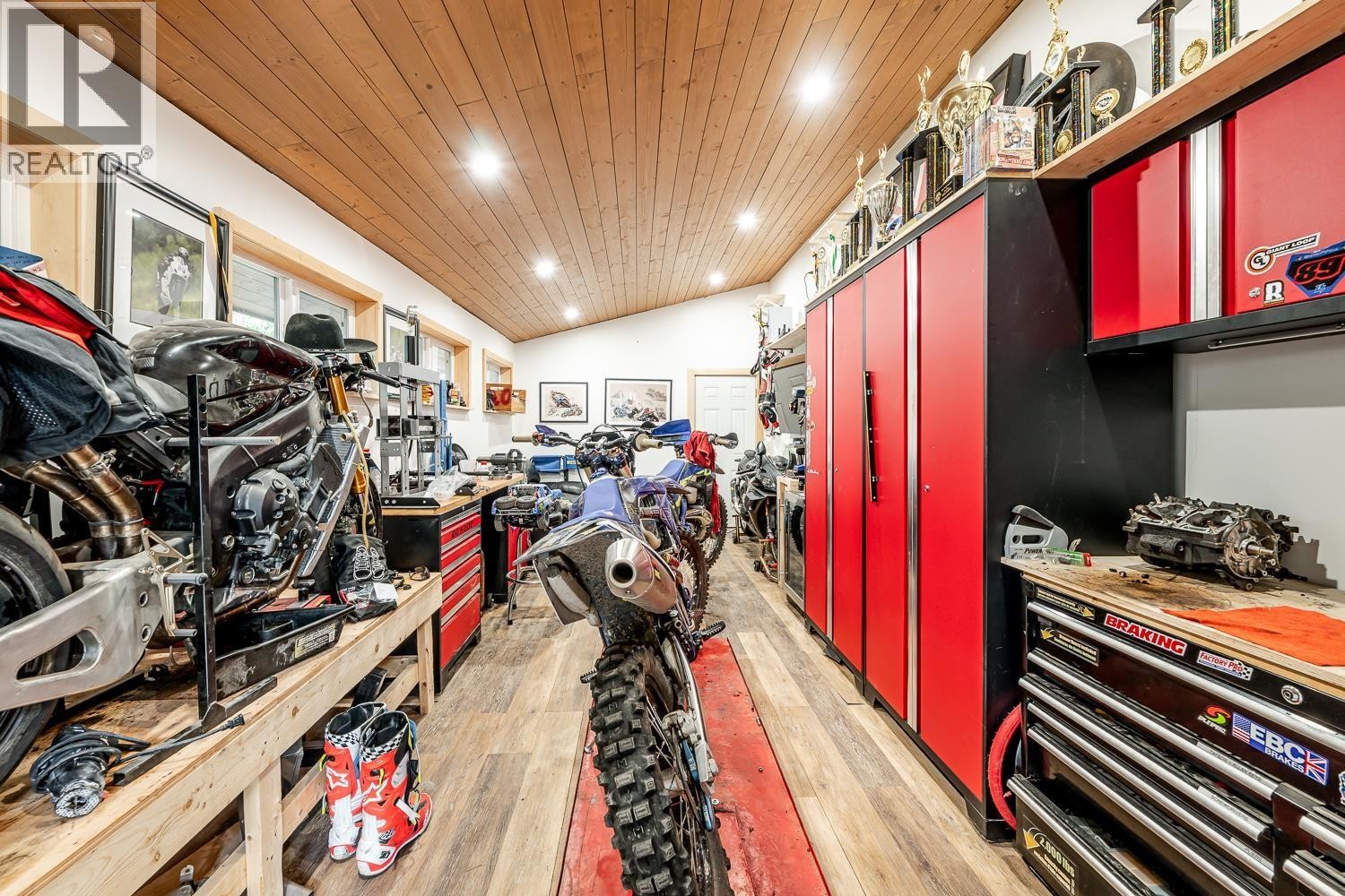 












40449 THUNDERBIRD RIDGE

,
Squamish,




British Columbia
V0N1T0

