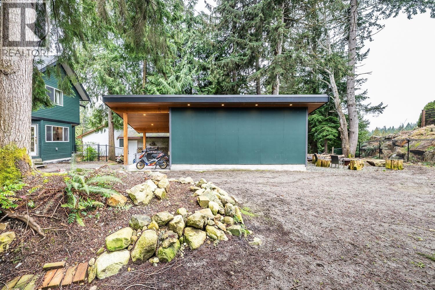 












40449 THUNDERBIRD RIDGE

,
Squamish,




British Columbia
V0N1T0

