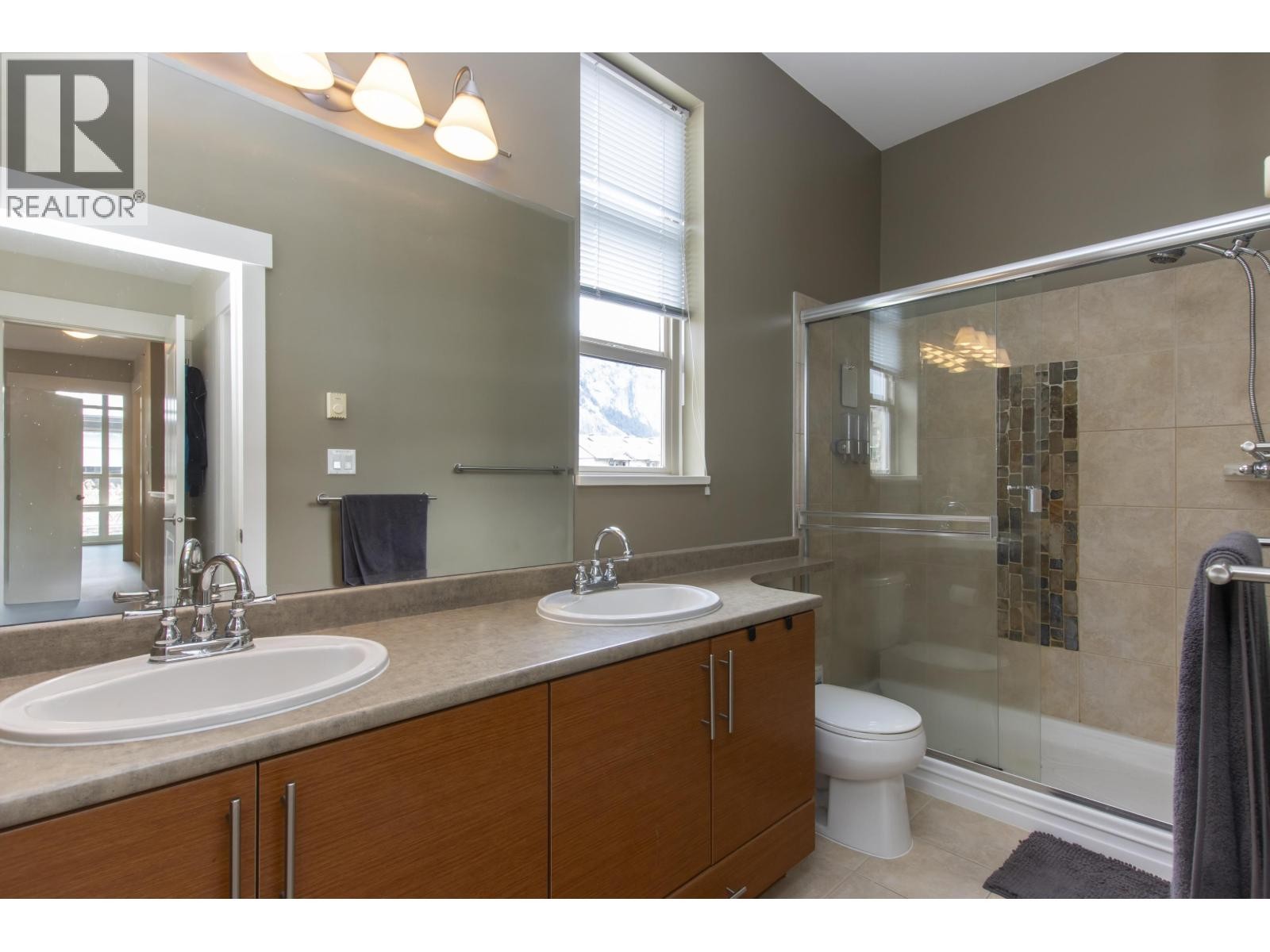 












201 1174 WINGTIP PLACE

,
Squamish,




British Columbia
V8B0N4

