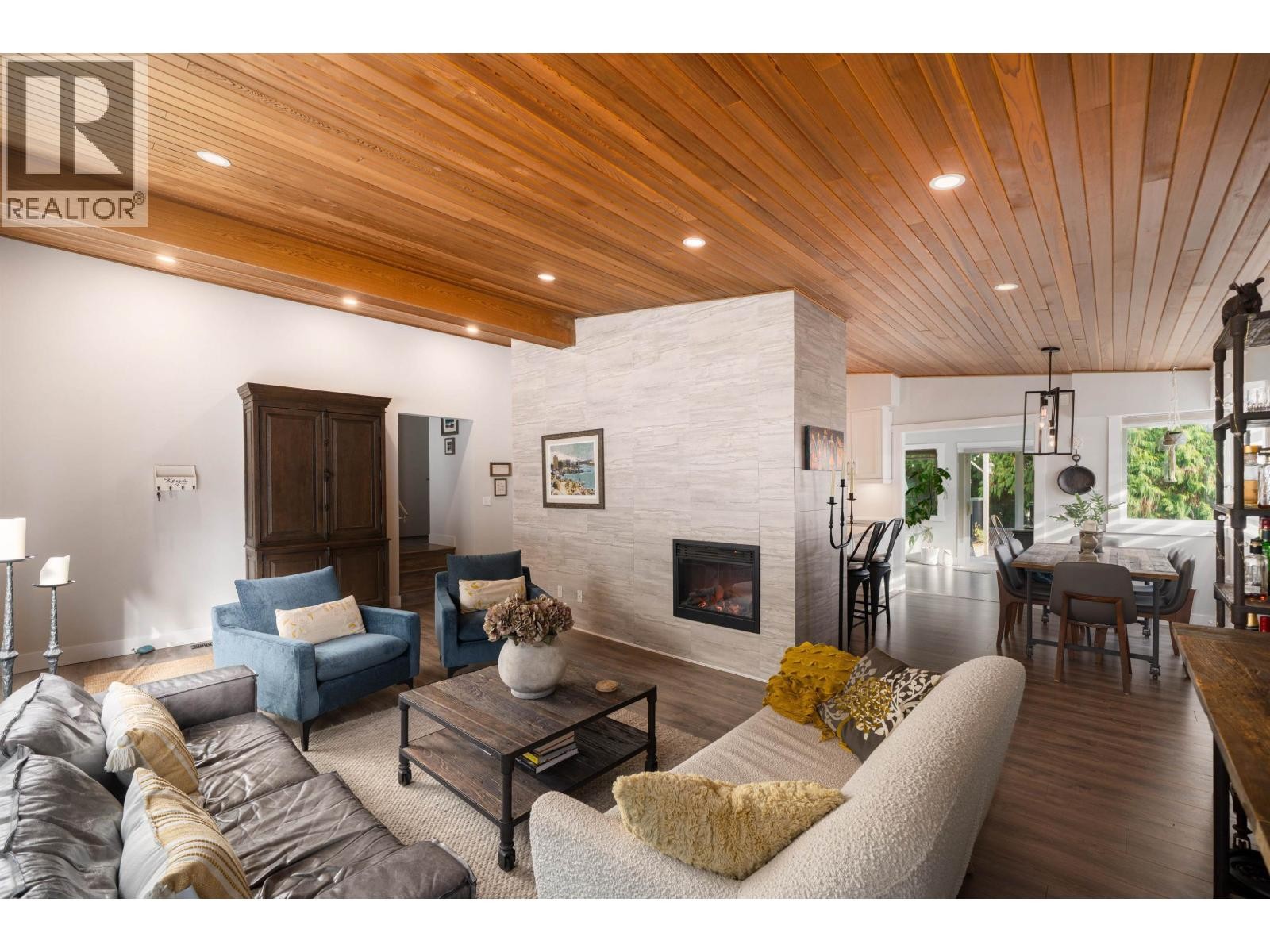 












3642 SYKES ROAD

,
North Vancouver,




British Columbia
V7K2A7

