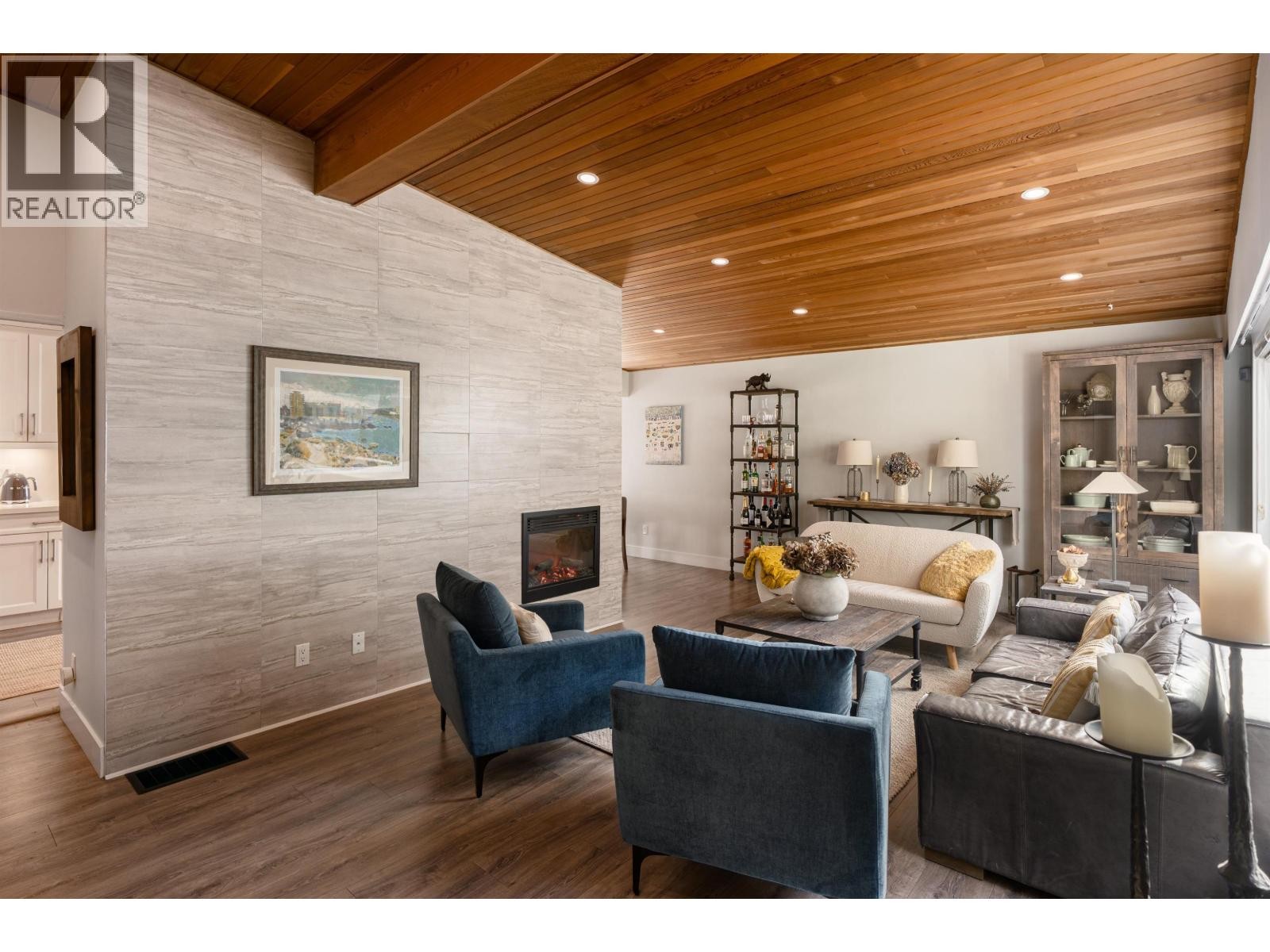 












3642 SYKES ROAD

,
North Vancouver,




British Columbia
V7K2A7

