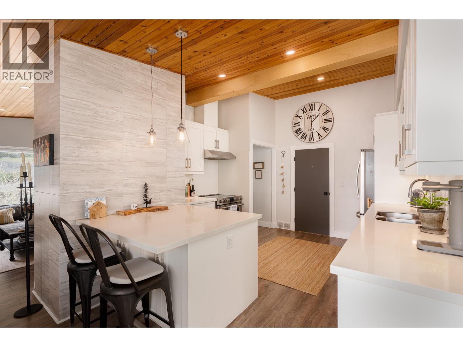 












3642 SYKES ROAD

,
North Vancouver,




British Columbia
V7K2A7

