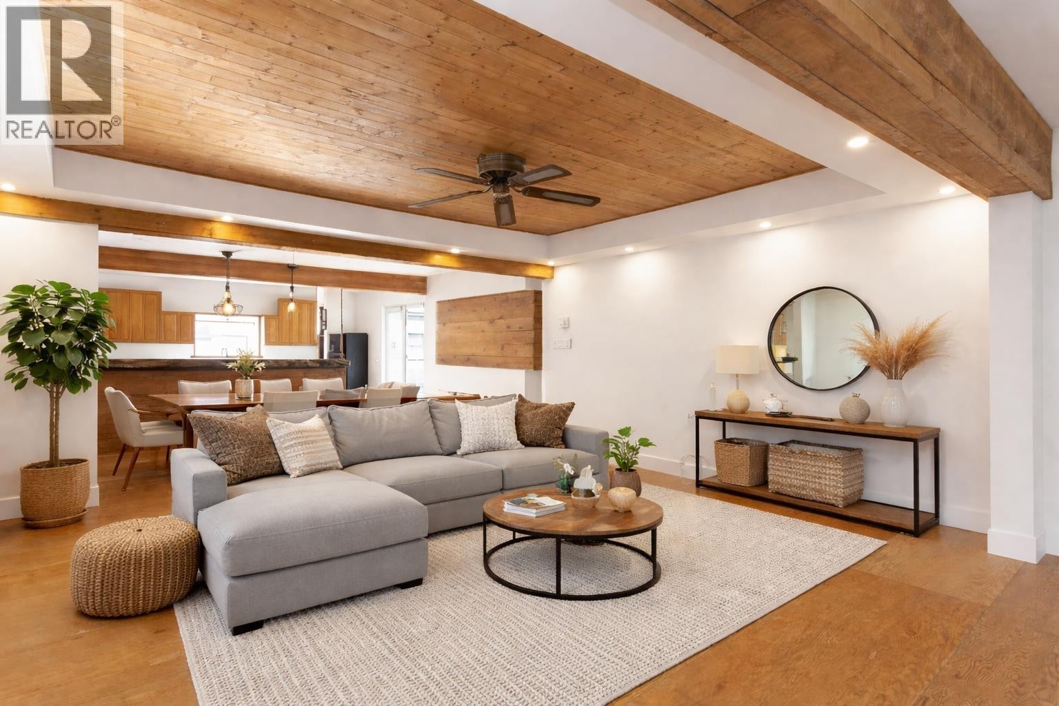 












37970 FIFTH AVENUE

,
Squamish,




British Columbia
V8P0P7

