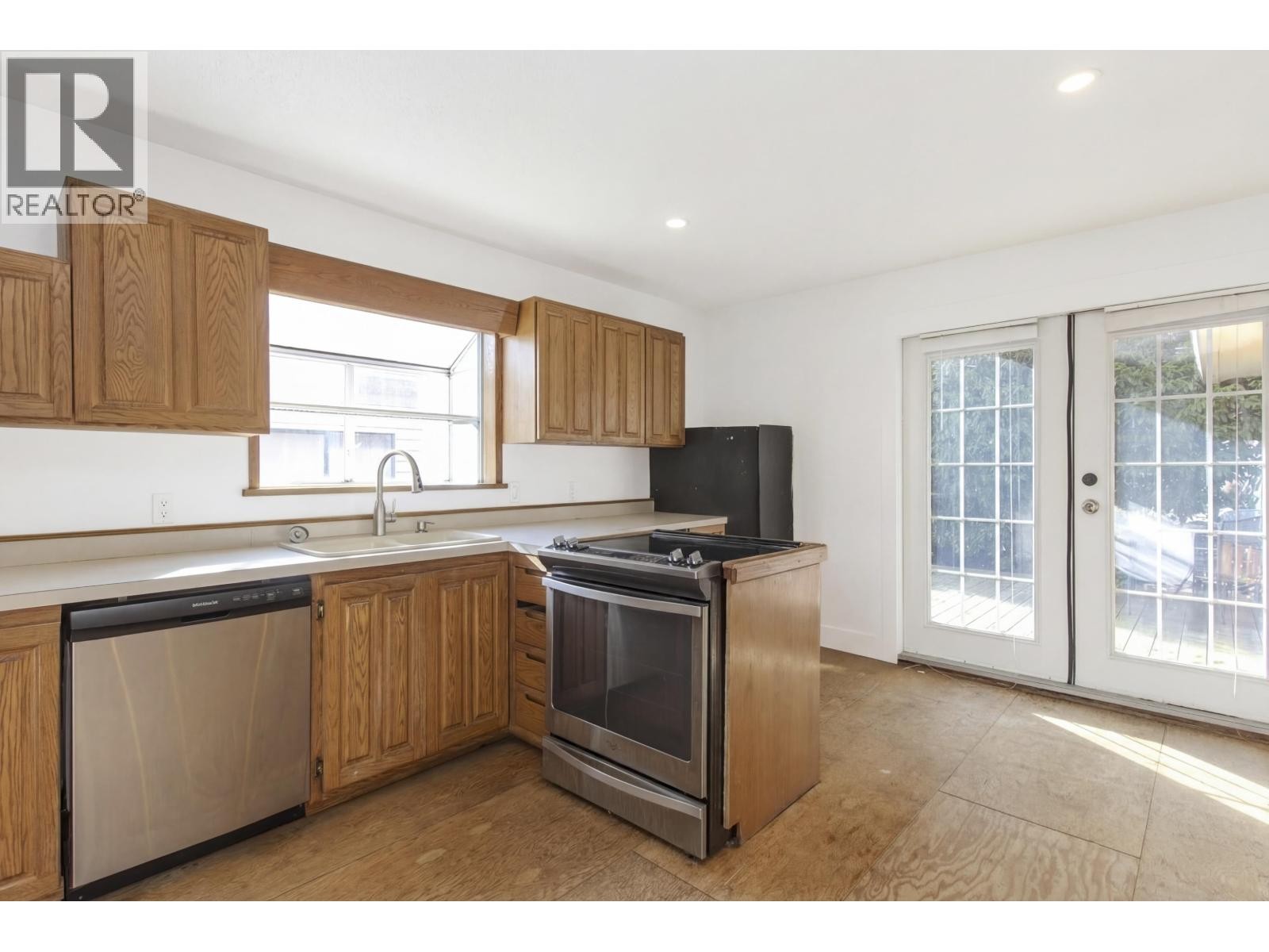 












37970 FIFTH AVENUE

,
Squamish,




British Columbia
V8P0P7

