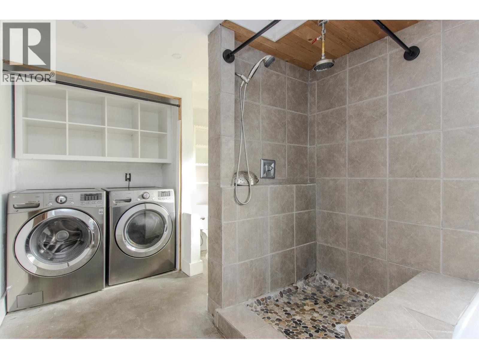 












37970 FIFTH AVENUE

,
Squamish,




British Columbia
V8P0P7

