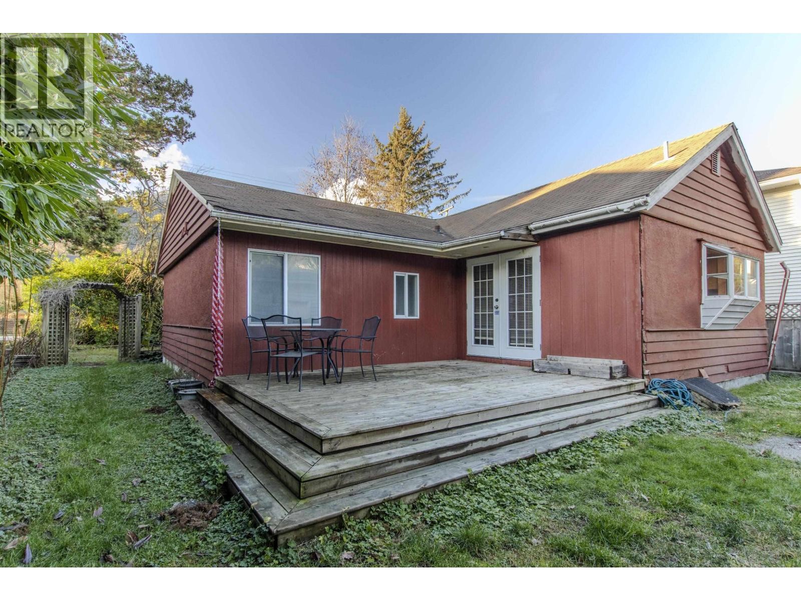 












37970 FIFTH AVENUE

,
Squamish,




British Columbia
V8P0P7

