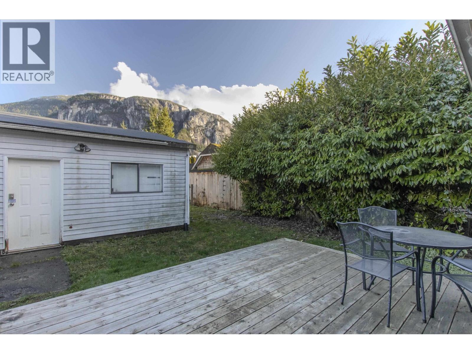 












37970 FIFTH AVENUE

,
Squamish,




British Columbia
V8P0P7

